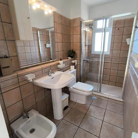 2 Apartments 50M From The Las Americas Promenade * Playa de las Americas (Tenerife)